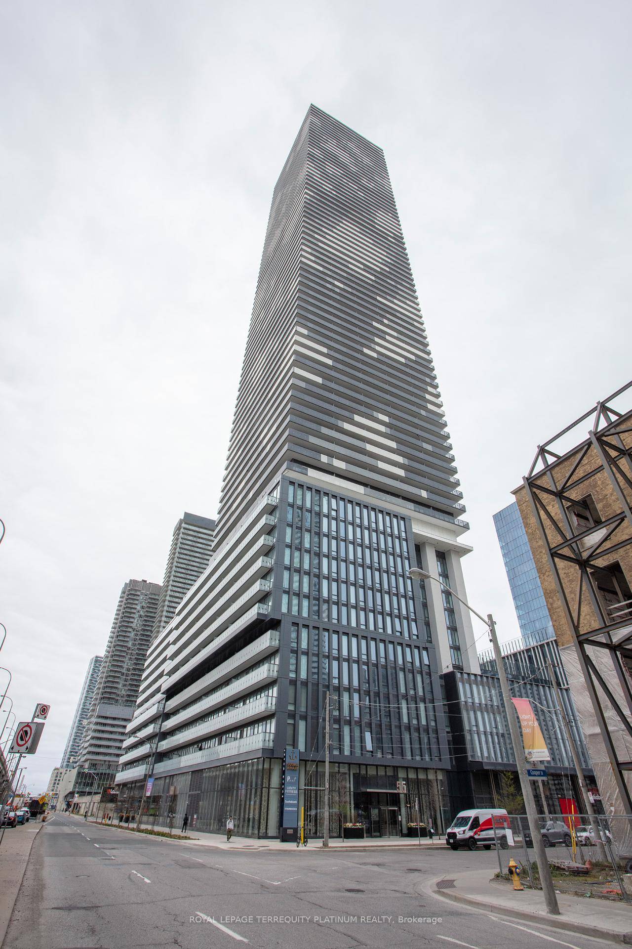 This spacious high floor 1 Den suite offers a bright, open concept layout thats both stylish and functional.