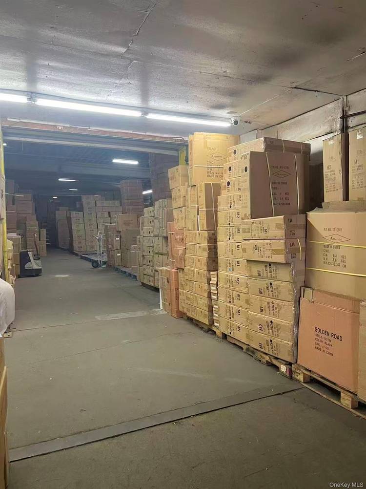 Approximately 3, 000 SF warehouse available for lease at 7, 500 per month, featuring one loading dock.