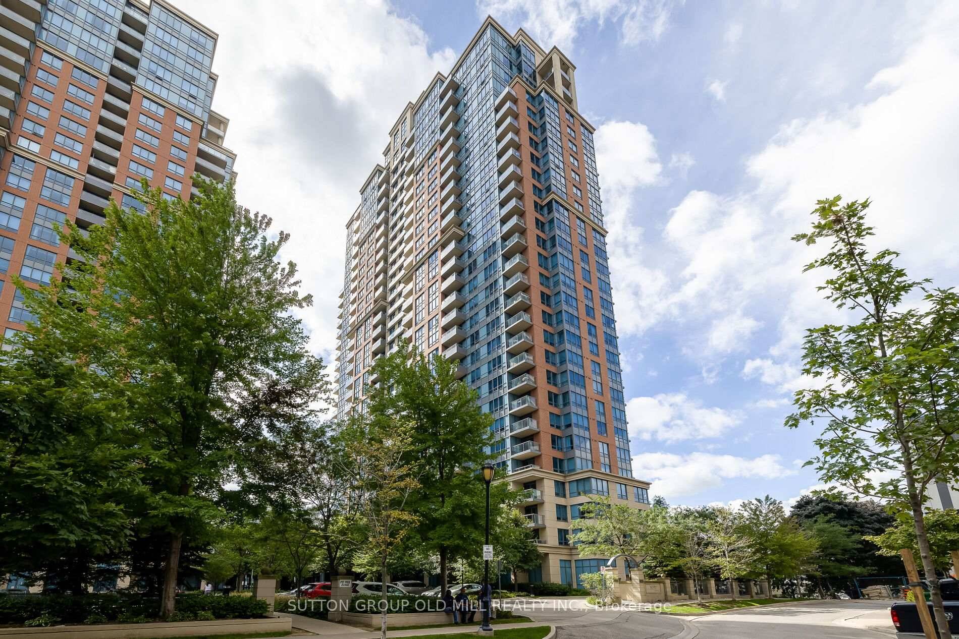 Spacious And Bright, This One Bedroom Unit Offers A Large Living Space Where You Can Relax And Dine.