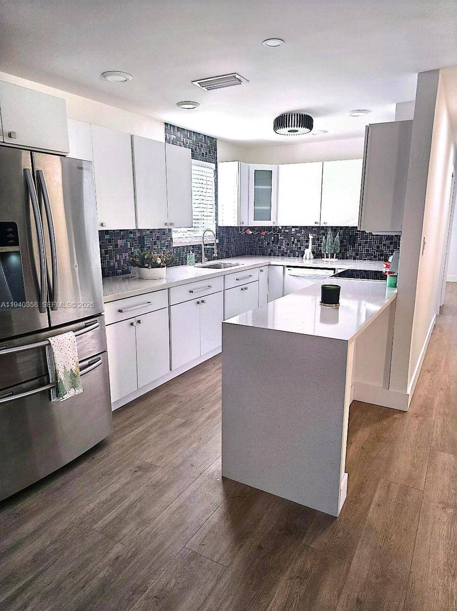 WELCOME TO THIS CHARMING, BEAUTIFULLY UPDATED 3 BEDROOMS POOL HOME OFFERING COMFORT, FUNCTIONALITY, AND GREAT OUTDOOR LIVING.