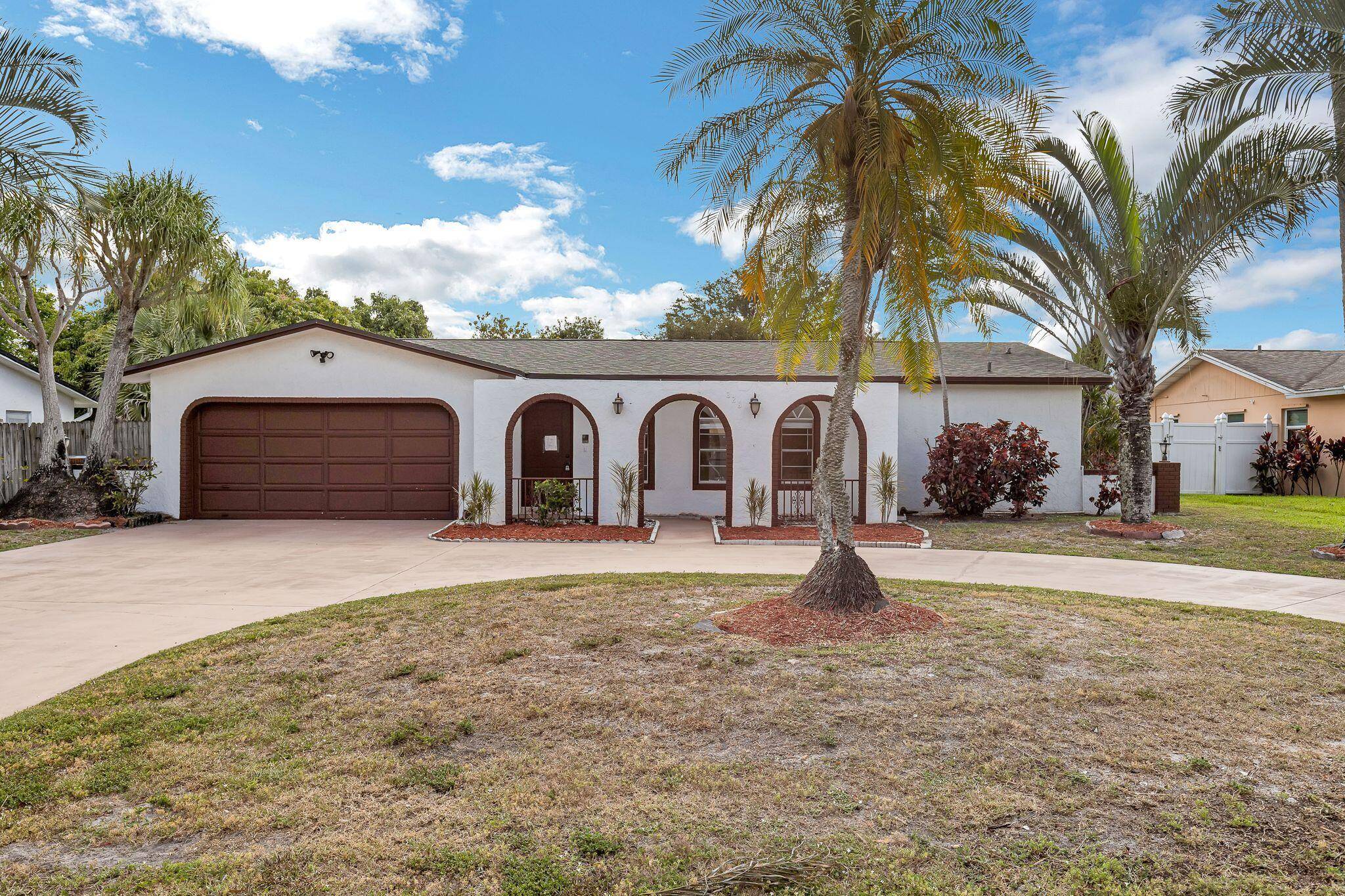 Discover this beautiful 4 bed, 3 bath home in the sought after Willows subdivision of Royal Palm Beach.