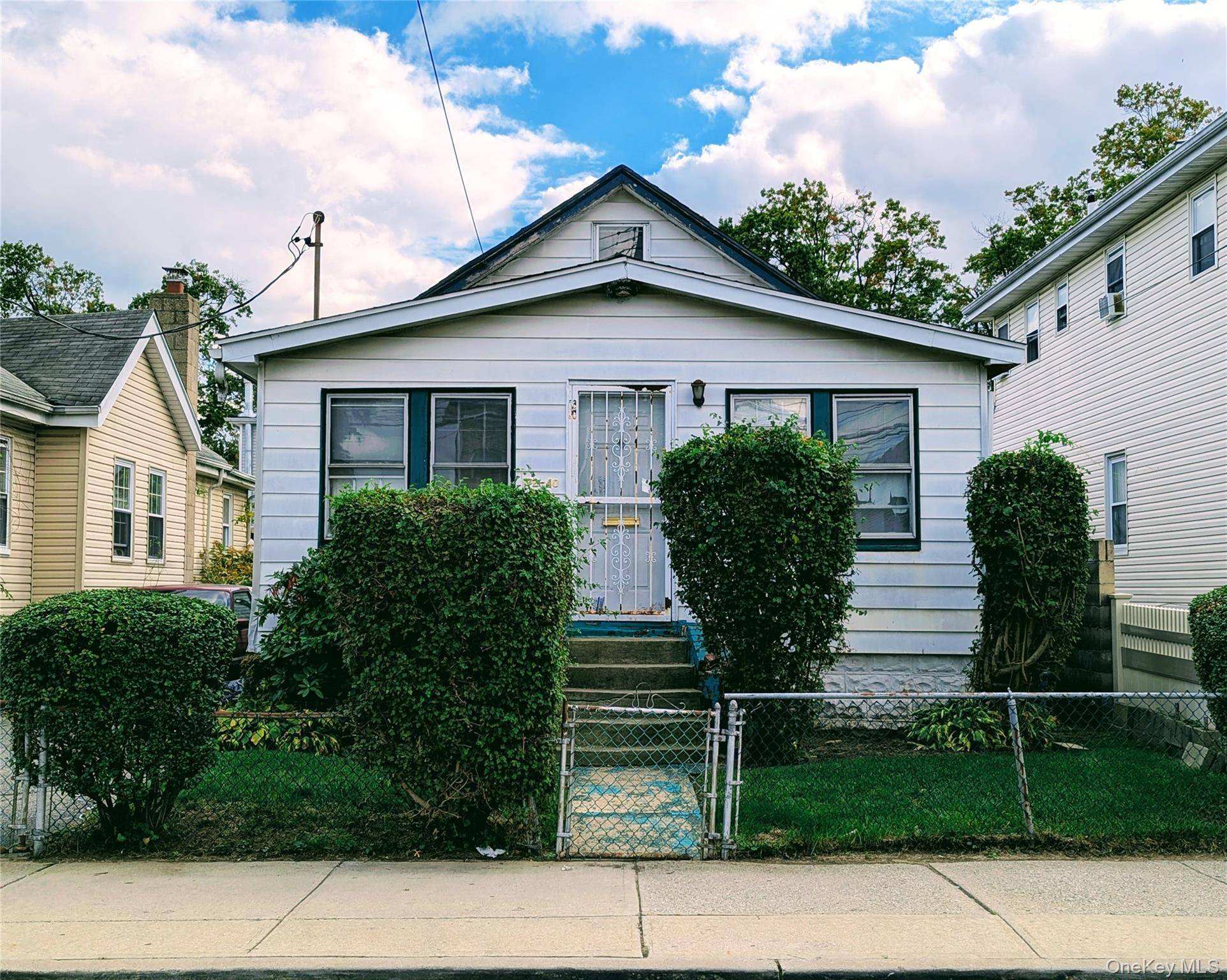 Rare, well priced investment or end user opportunity in the heart of South Jamaica, Queens !