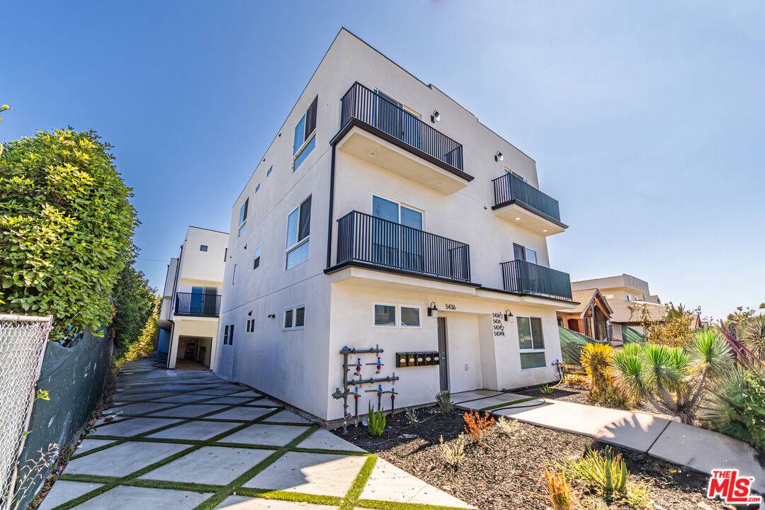 5436 Romaine St 4BR Hollywood La