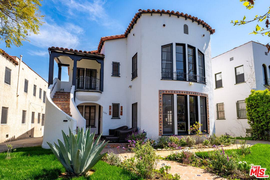 1122  S Sycamore Ave 4BR La