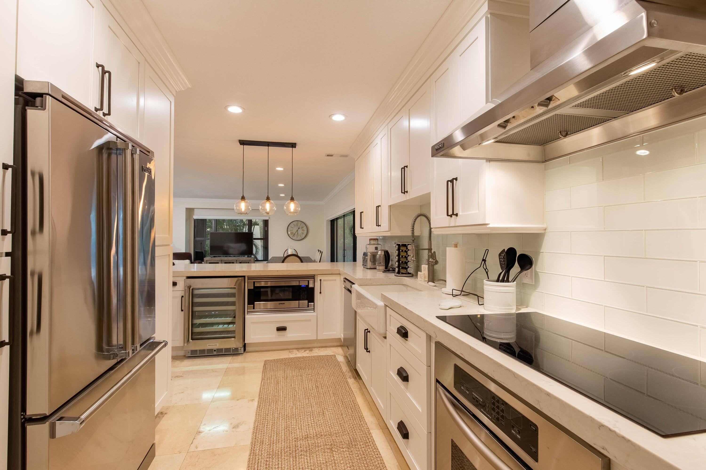 Beautifully Renovated 3BR 3BA Condo in Palm Beach Polo !