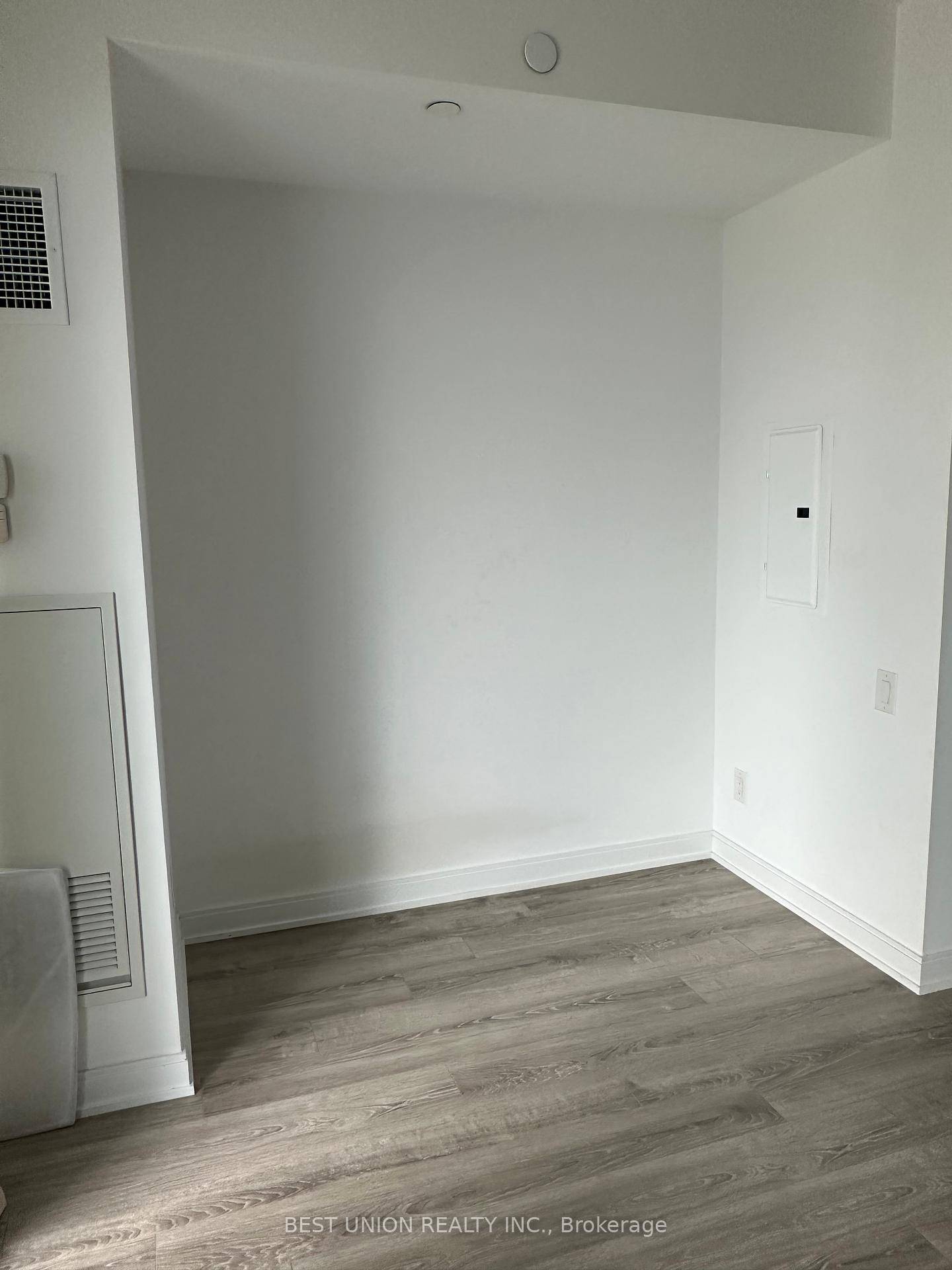 Luxury condo CASA 2 9FT ceiling, floor to ceiling window.
