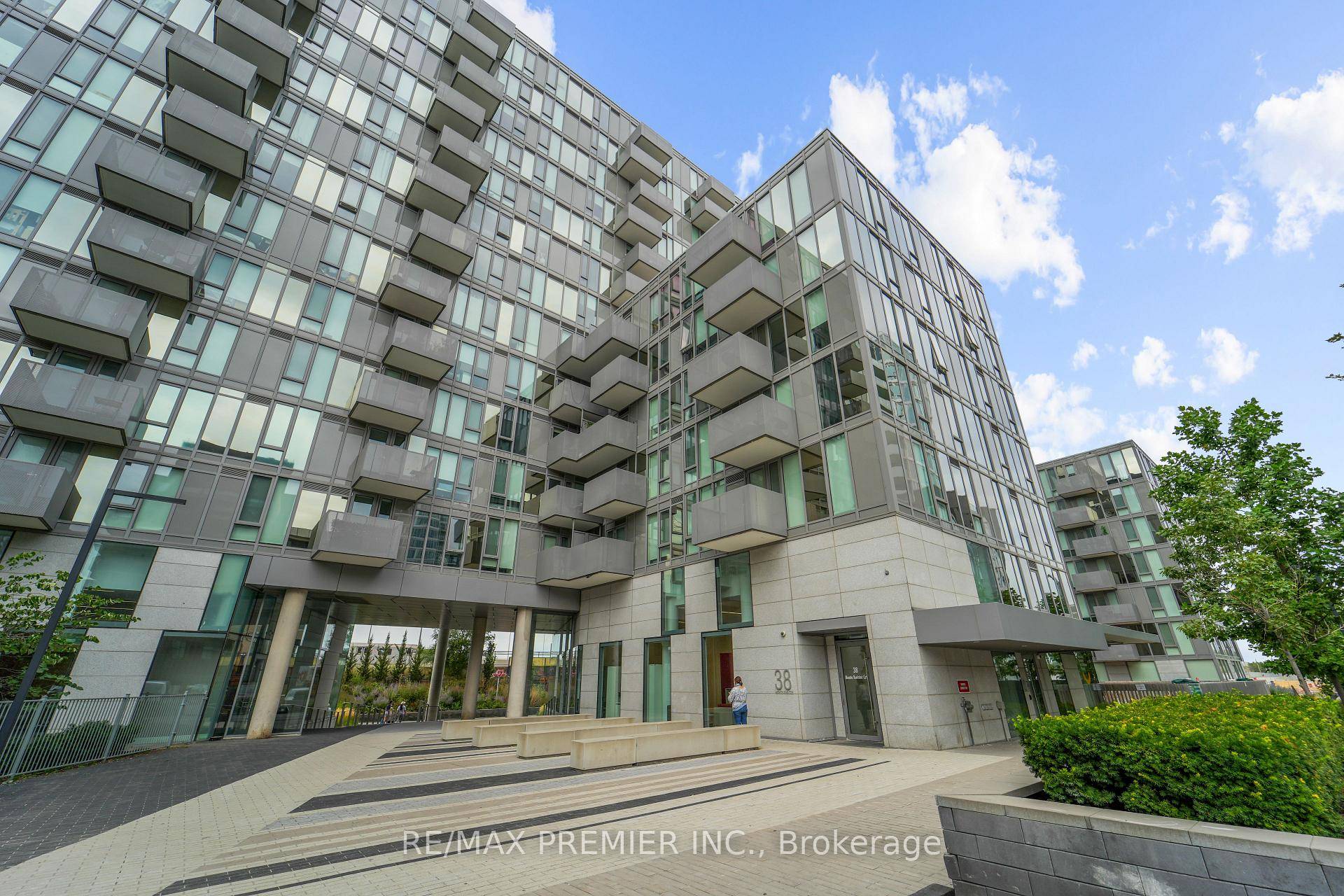Sophisticated 2 Storey Corner Condo Live Work in Style Discover a rare 2 storey corner residence that blends modern elegance with everyday practicality.