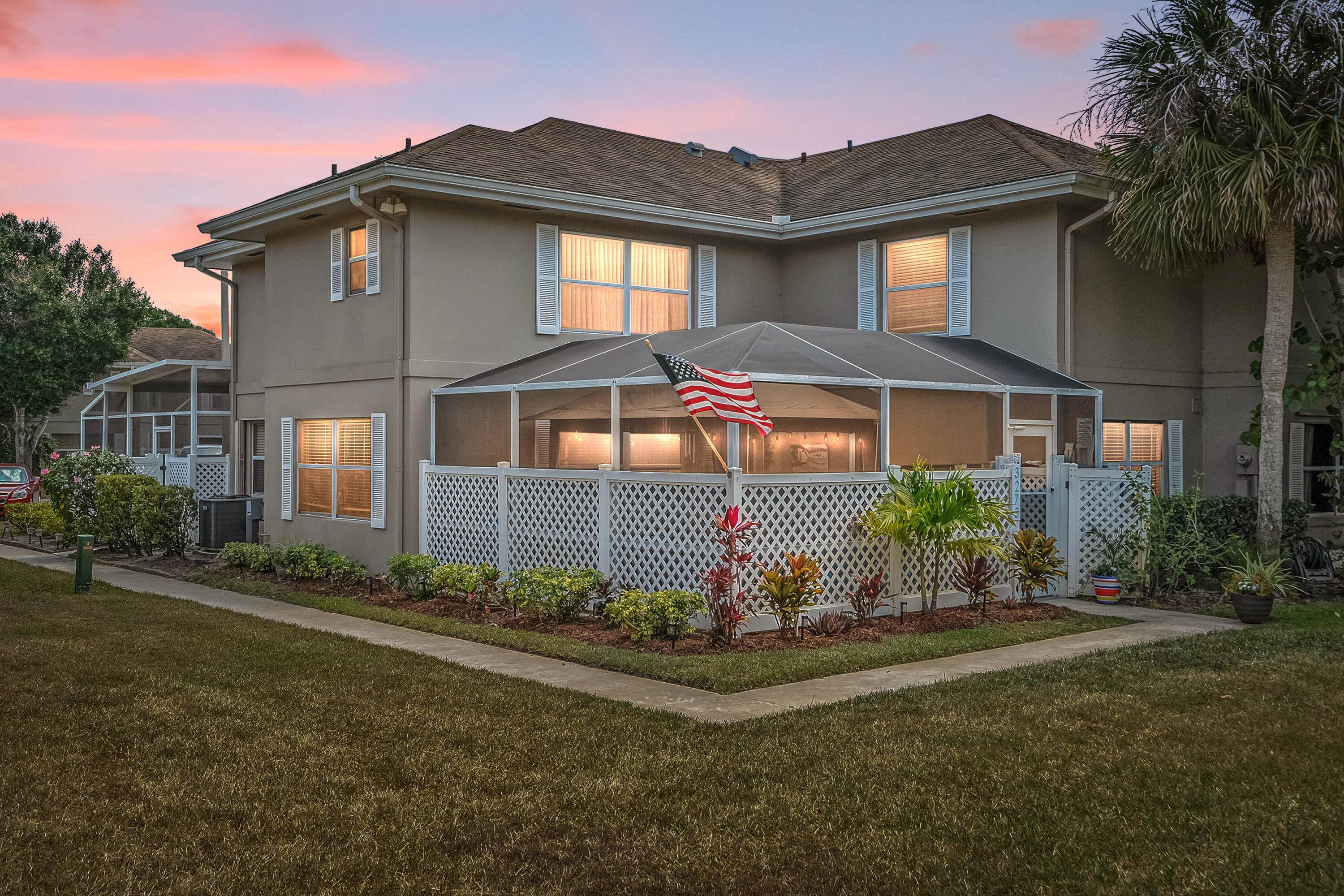 Fresh, stylish move in ready !