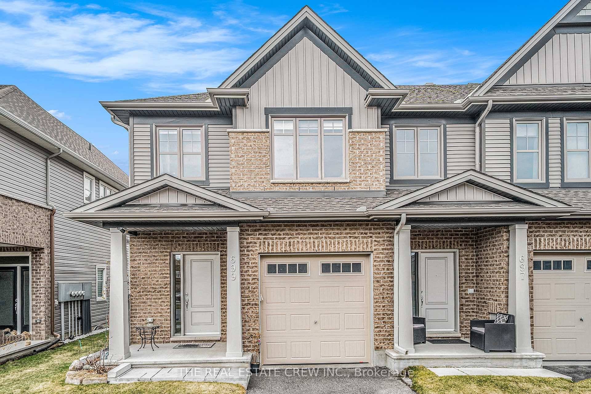 Presenting a meticulously well kept townhome in Findley Creek.
