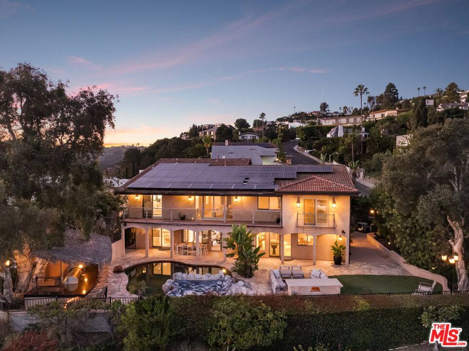 8004 Oceanus Dr 4BR Hollywood Hills East La