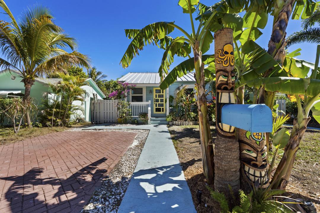 Elegant and fully furnished 4 bedroom, 2 Full bath single family home located in desirable Lake Worth Beach, just minutes from the ocean.