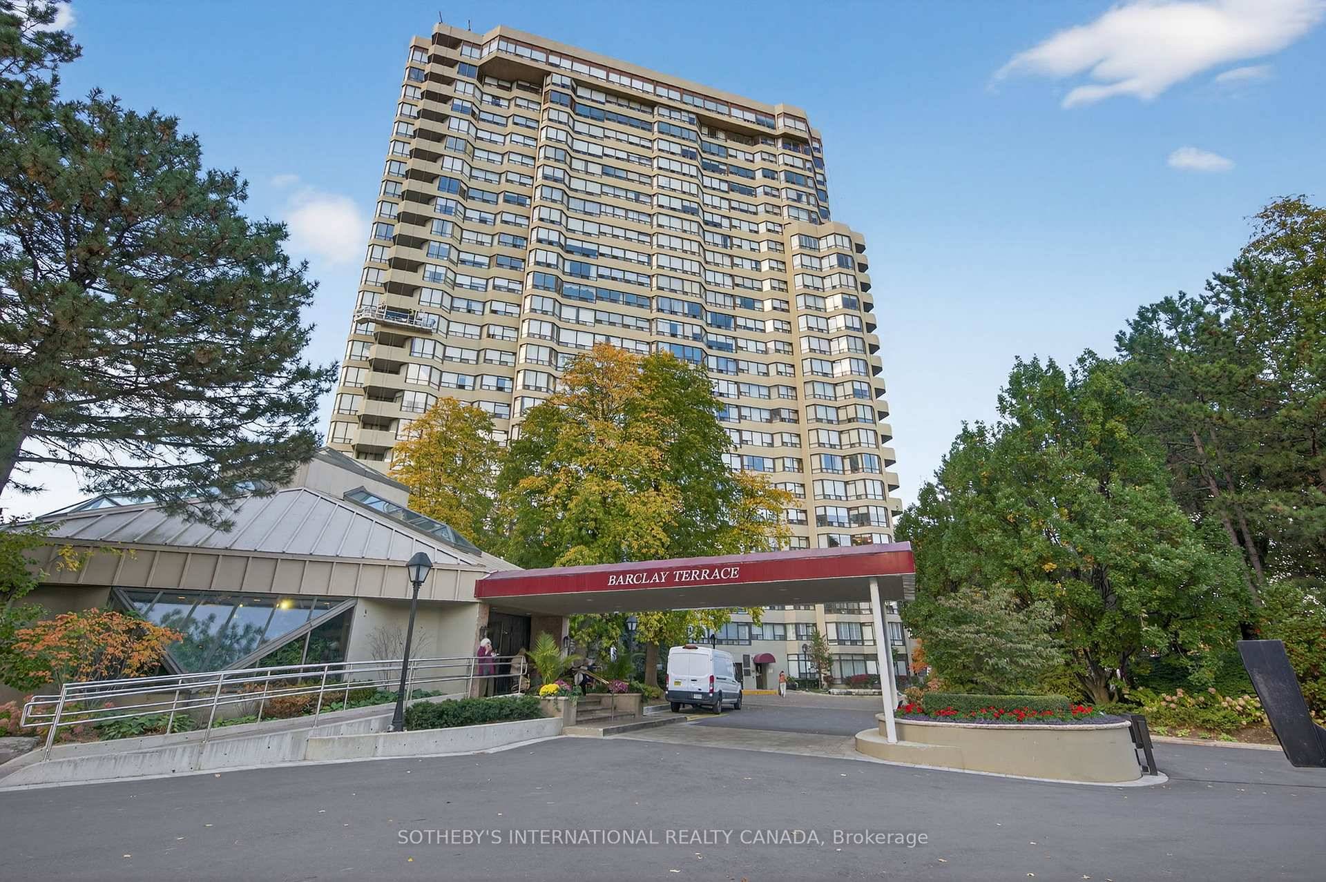 Amazing Value ! ! ! 3 bedrooms 2 bathrooms Incredible city and lake view 1, 278 sq.