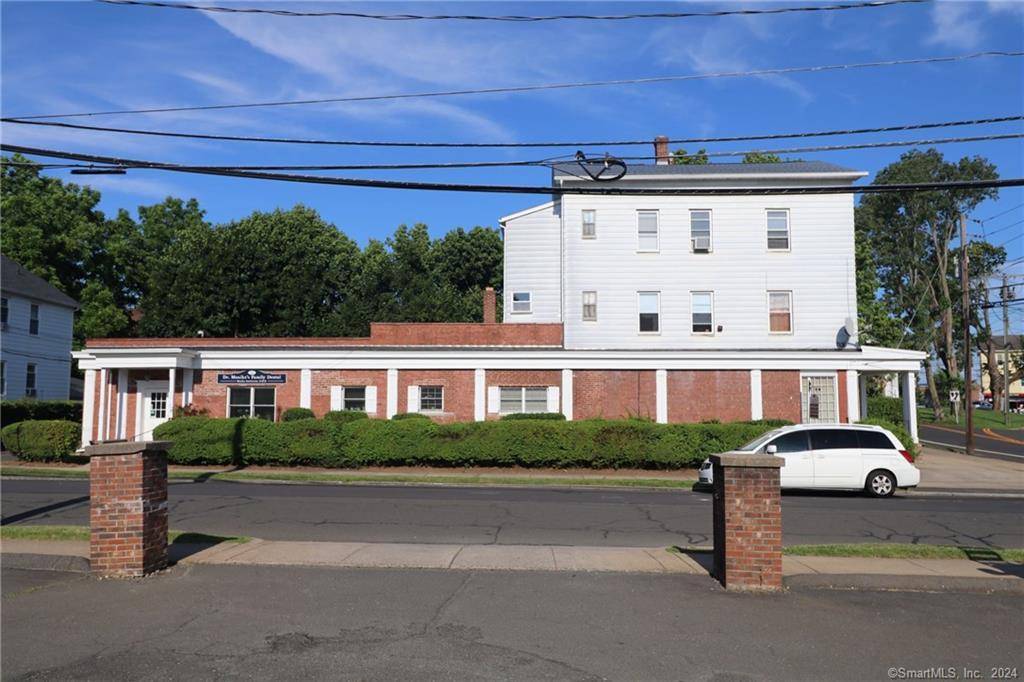 Great investment property opportunity mix use, 2 medical offices and 2 residential units.