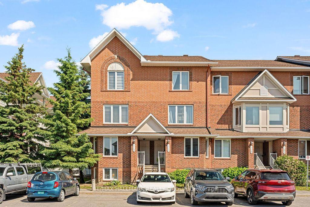 This upper level terrace home is located in the sought after Avalon neighbourhood.