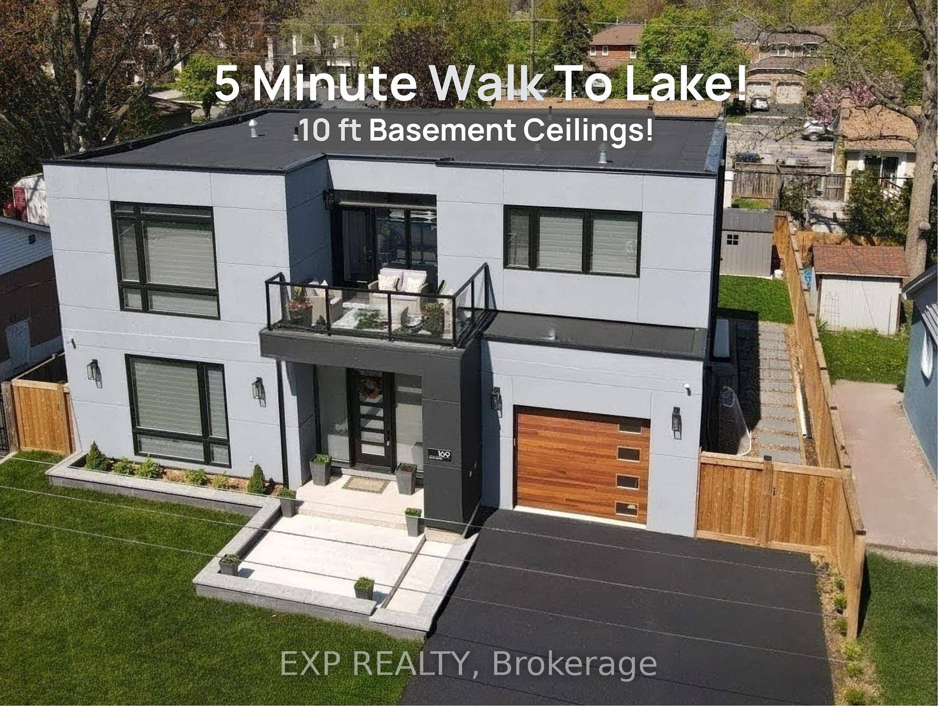 Situated on the border of Oakville and Burlington, 169 Euston Rd lies in the highly sought after Elizabeth Gardens neighbourhood just a 5 minute walk from the lake !