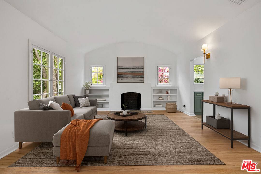 951  N Martel Ave 4BR Hollywood Hills East La