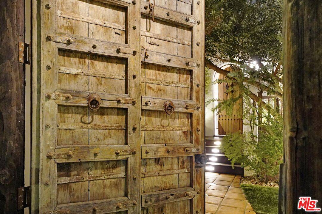 903  N Vista St 4BR Hollywood Hills East La