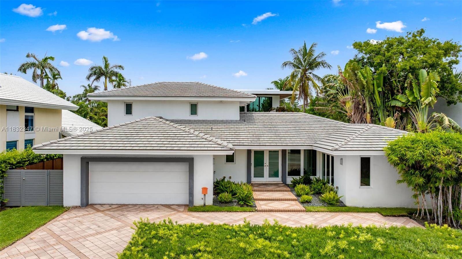 A Spacious House with Soul Where Chic Design Meets Tranquil Living.