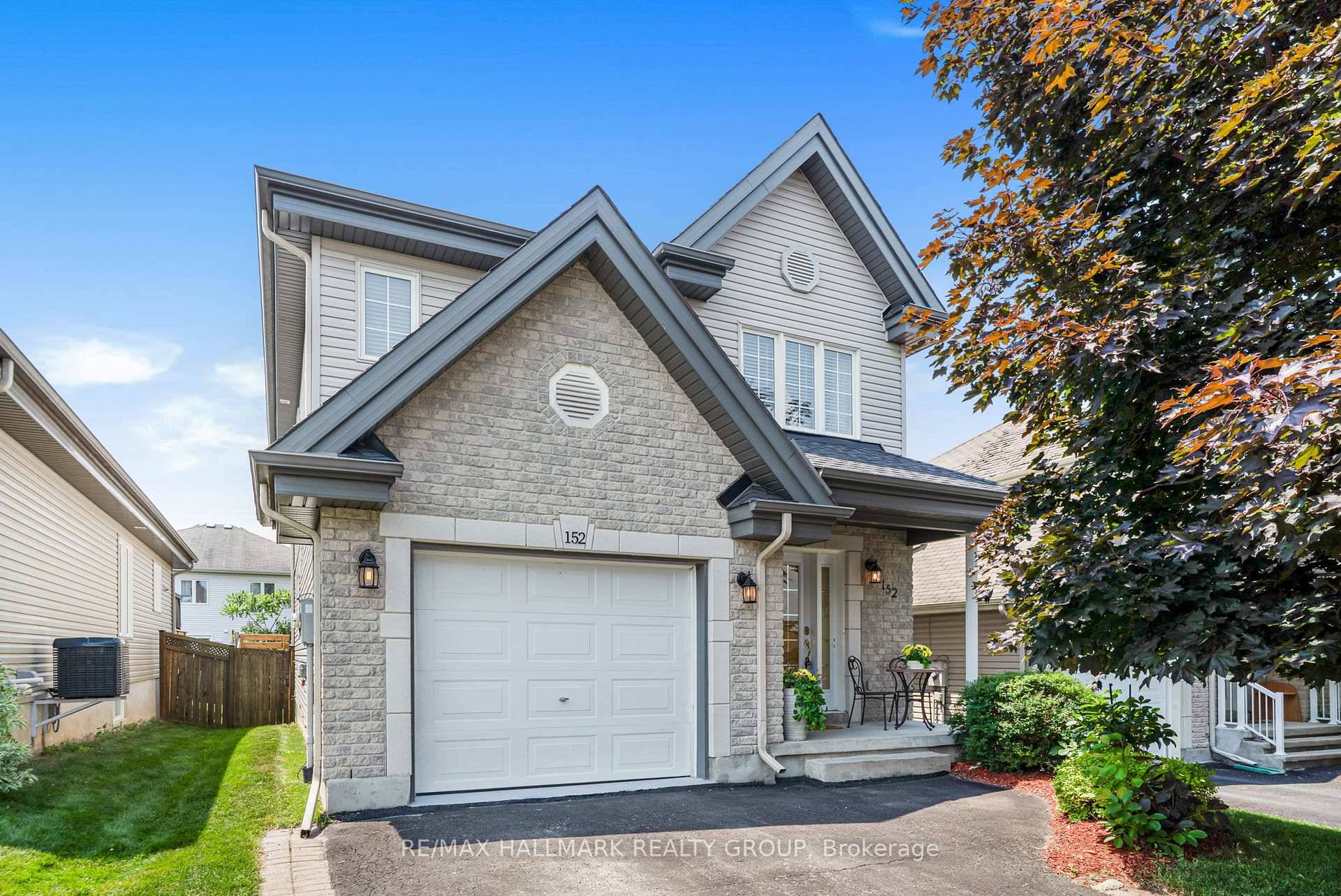 Built in 2006, this immaculate 3 bedroom, 3 bathroom two story detached home is located on a family oriented street in Rockland while being ONLY 30 minutes from Ottawa.