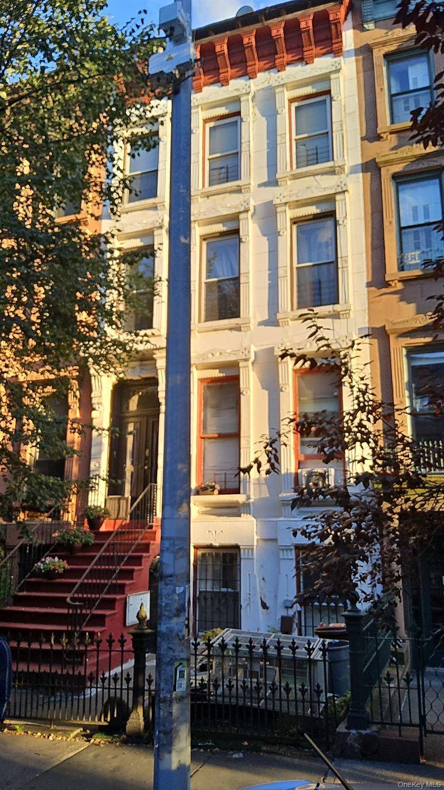 Great investment in Historic Brooklyn.