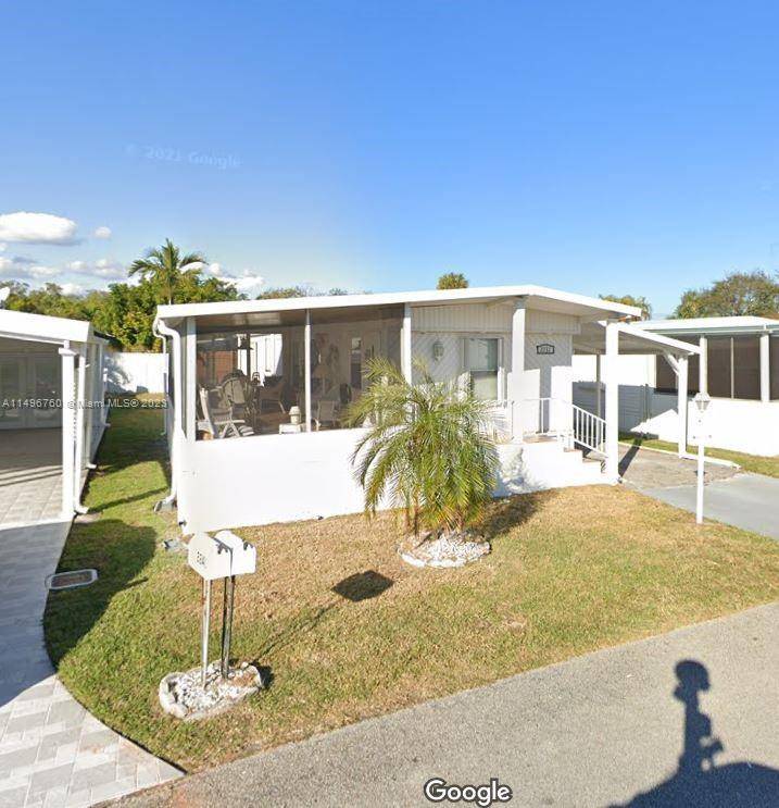 Welcome to your dream home in the heart of Dania Beach !