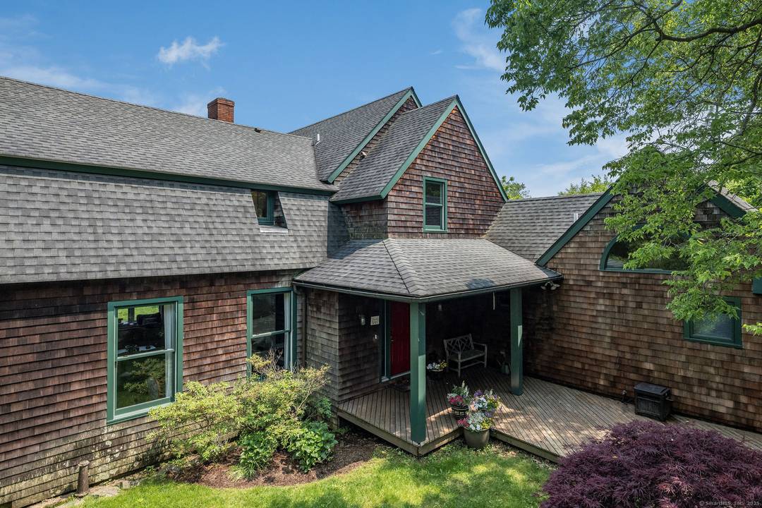 Welcome to 77 East Wharf !