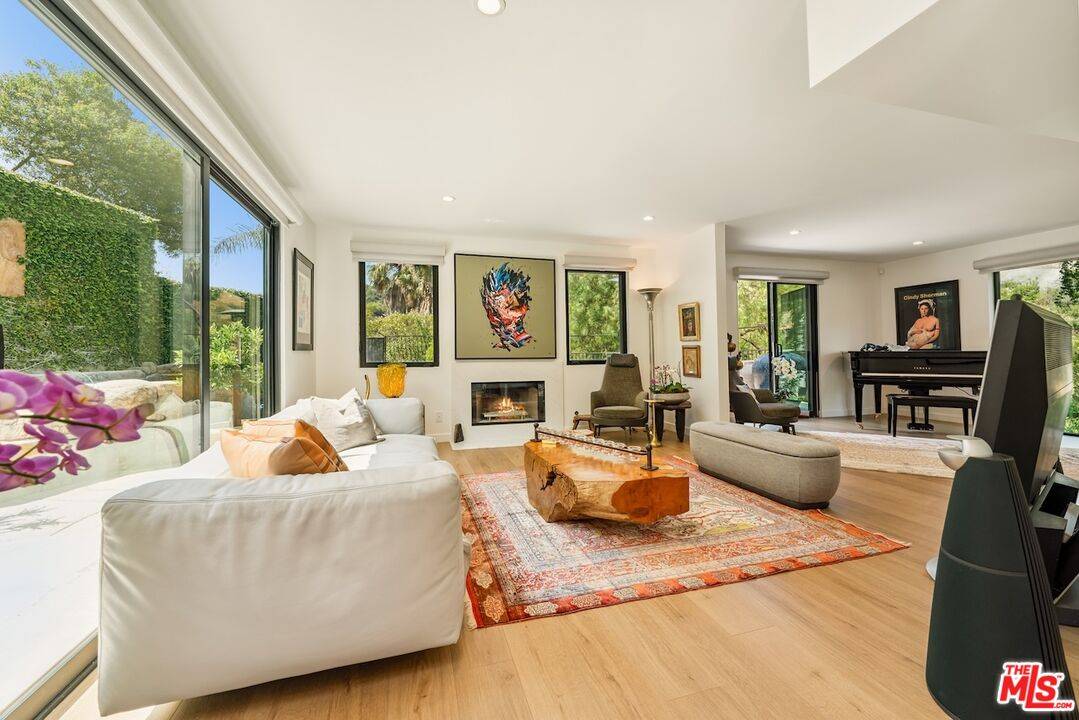 2450 Coldwater Canyon Dr 4BR Beverly Hills Post Office | B.H.P.O. La