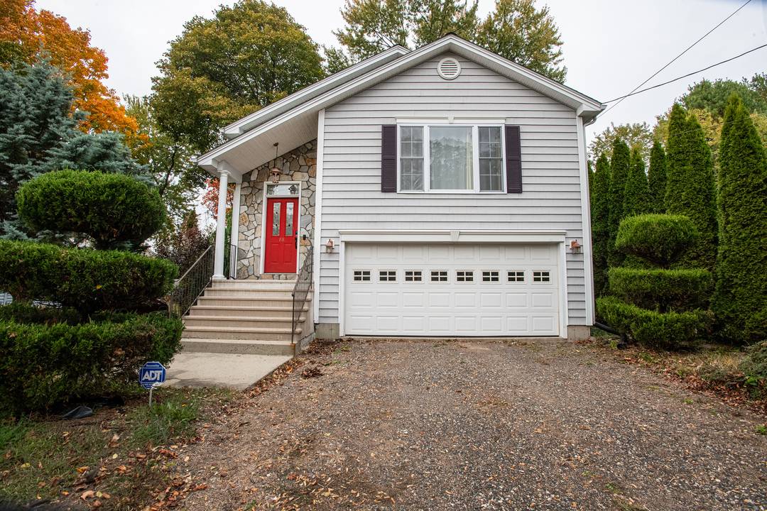 Morris Cove Furnished Single Family Home with Full In Law Suite Beautifully furnished 2, 400 sq.