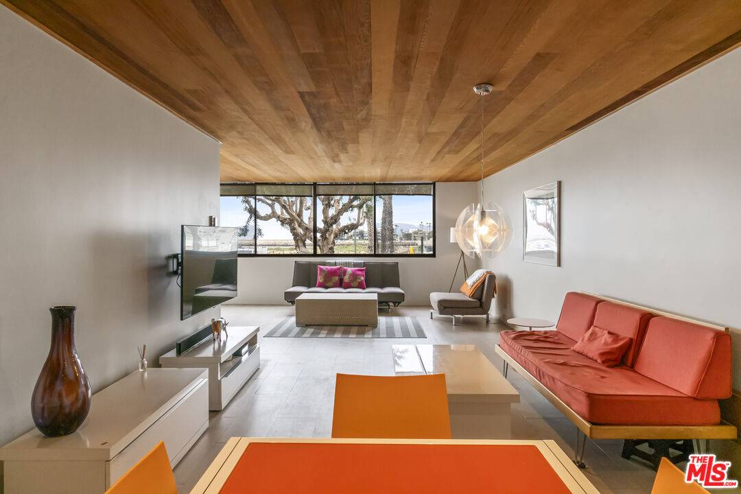 6209 Pacific Ave 1BR La