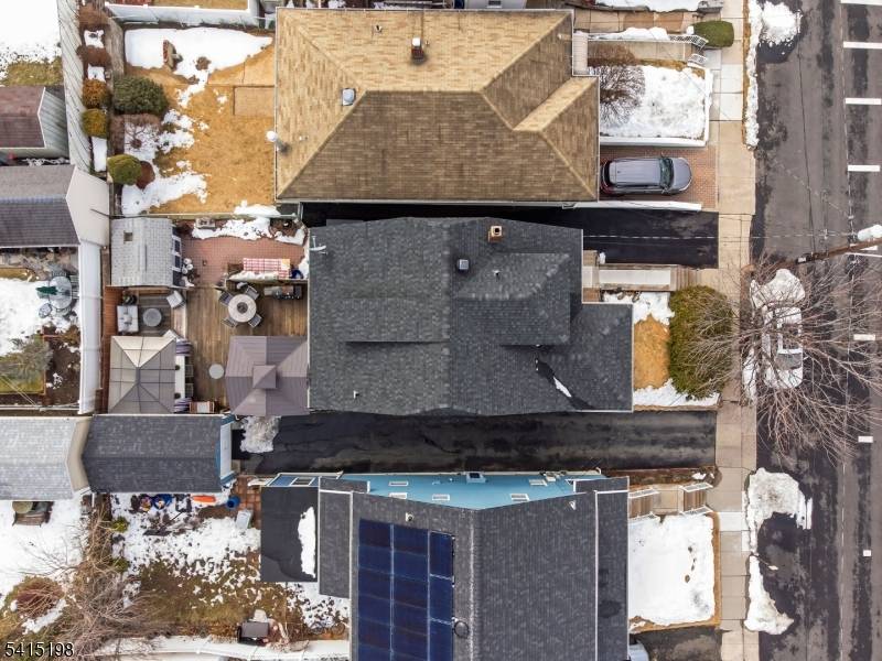 Beautiful three bedroom, 1.