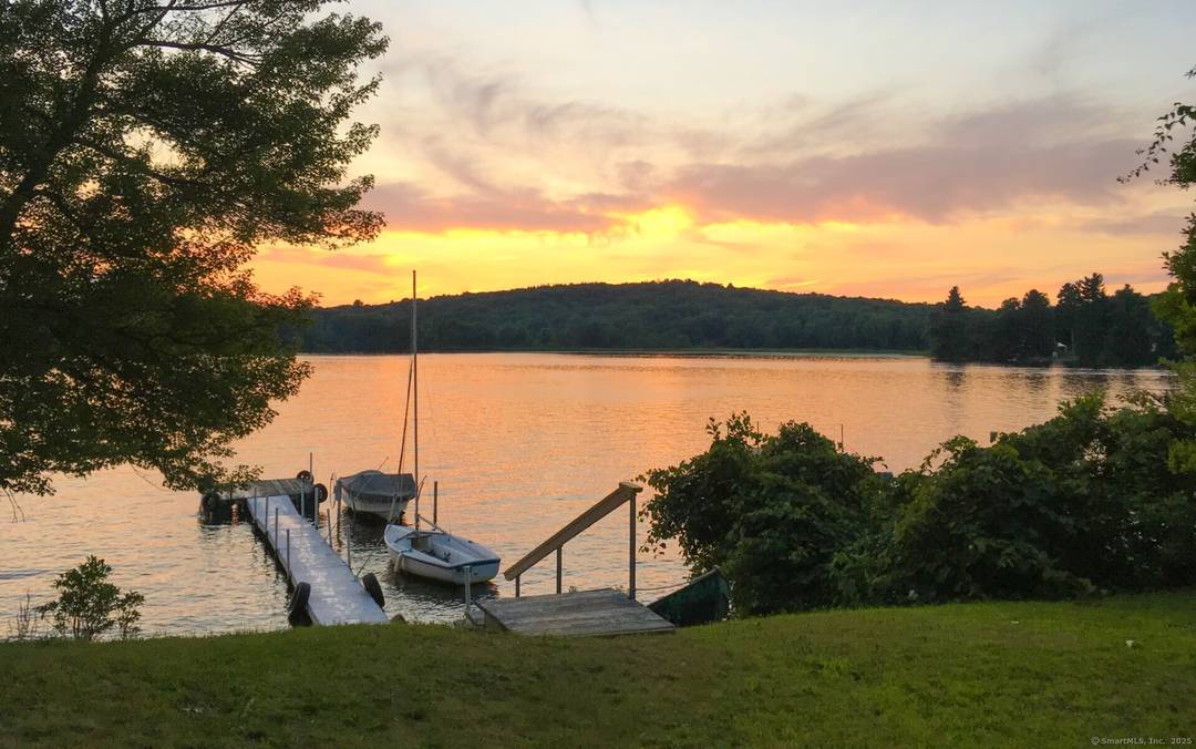 Picture yourself making memories at the most affordable Waterfront location on Connecticut's Largest Natural Lake !
