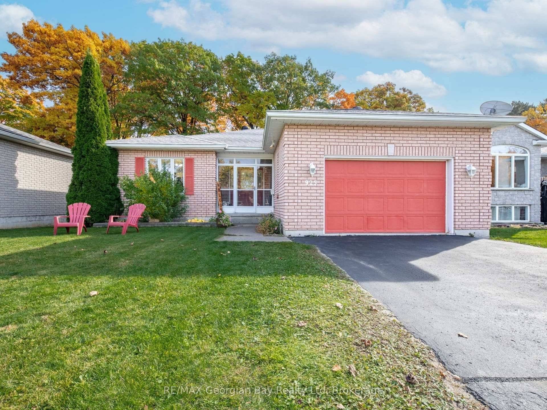 Welcome to the perfect family home, where space, style, and comfort come together !
