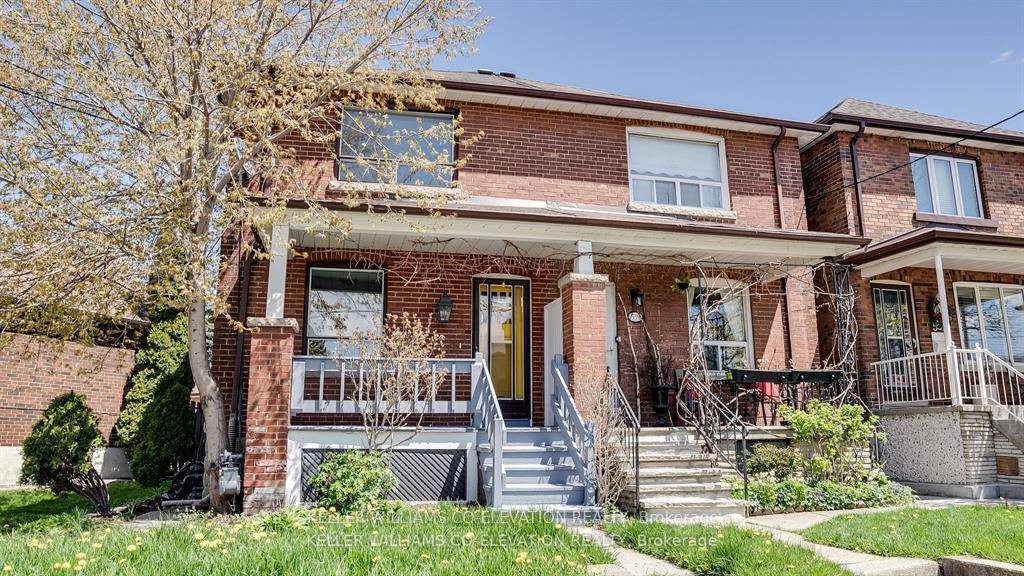 Discover the perfect family retreat in this stunning 3 bedroom brick home !