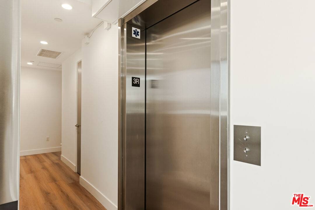 834  S Shenandoah St 3BR Beverlywood La