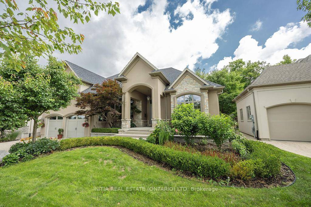 Stunning luxury executive on Shore Road w high end finishes provides 3995sqf above grade open concept design of 2 family rooms on main amp ; upstairs, 5 bedrooms, 5 baths, ...