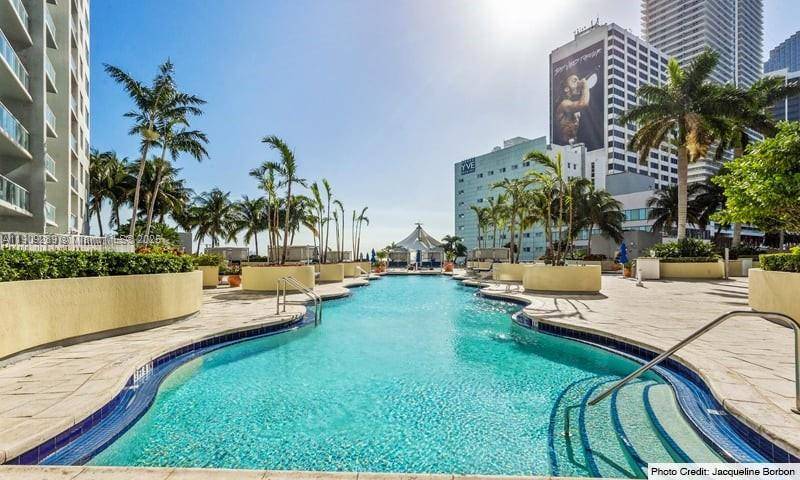 Discover refined luxury at Vizcayne South, an iconic condominium tower in the heart of downtown Miami.