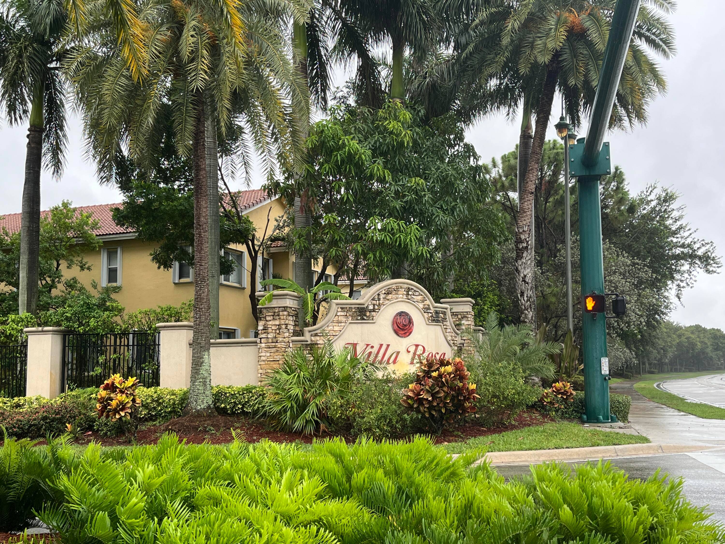 Don't miss it ! Beautifully maintained, move in ready home in a gated community of Sierra Bay This clean bright 2 BE, 2 BA home with 1 car garage offers ...