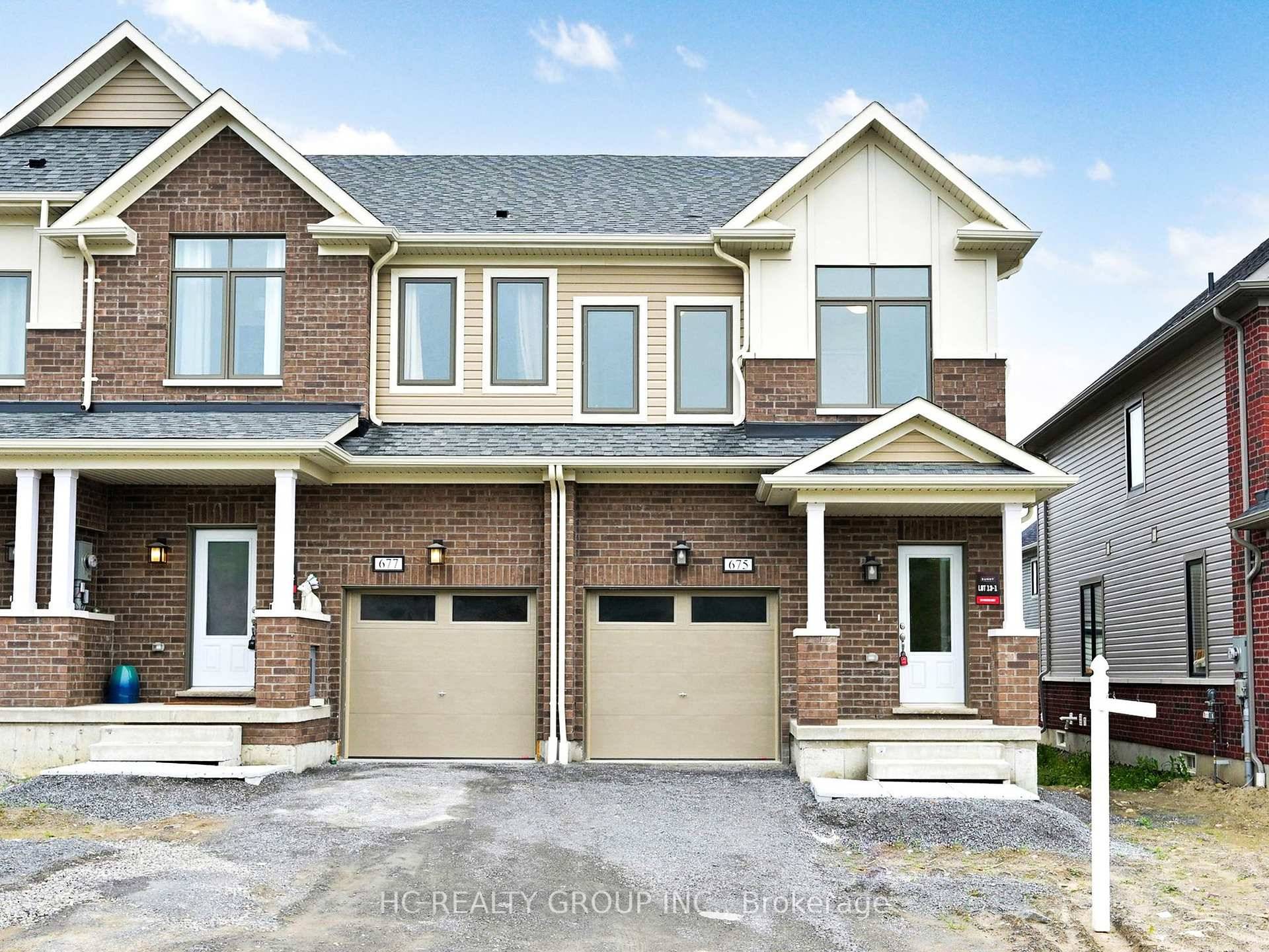 Client RemarksBrand New Townhouse in the Highly Sought After Grand Ridge CommunityWelcome to modern living at its finest !