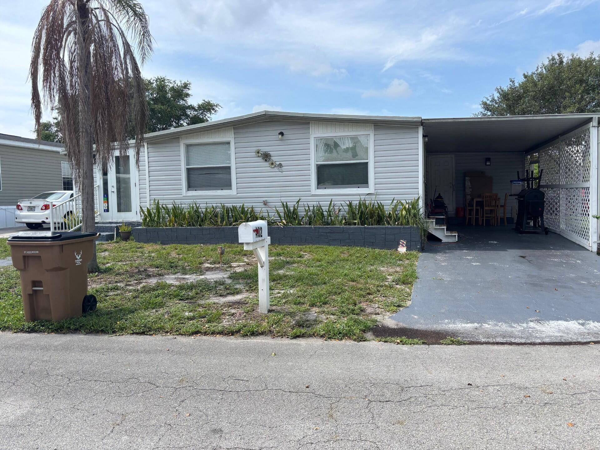 CALL TODAY TO VIEW THIS BEAUTIFULL, SPACIOUS AND VERY WELL MAINTAINED HOME WITH 3 BEDROOMS, 2 BATH'S WHICH INCLUDE A LARGE STUDIO FOR A LARGE FAMILY OR VISITORS.