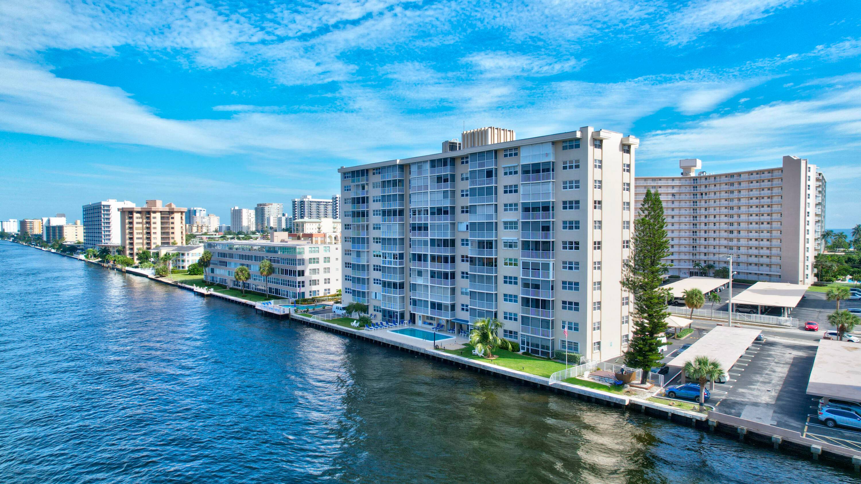 THIS RARE CORNER 10TH FLOOR UNIT Beautiful Intracoastal Condo in the heart of Pompano Beach, Bright Corner Unit.