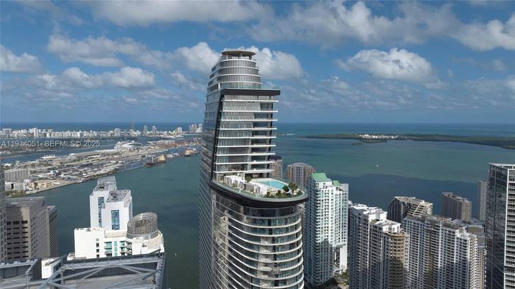 Live the ultimate Miami lifestyle where architecture, luxury, and waterfront magic collide.