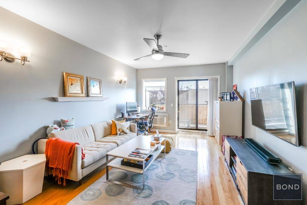 Luxury, style, design amp ; technology seamlessly integrated to bring you this beautiful 1 br with no expense spared in upgrades.