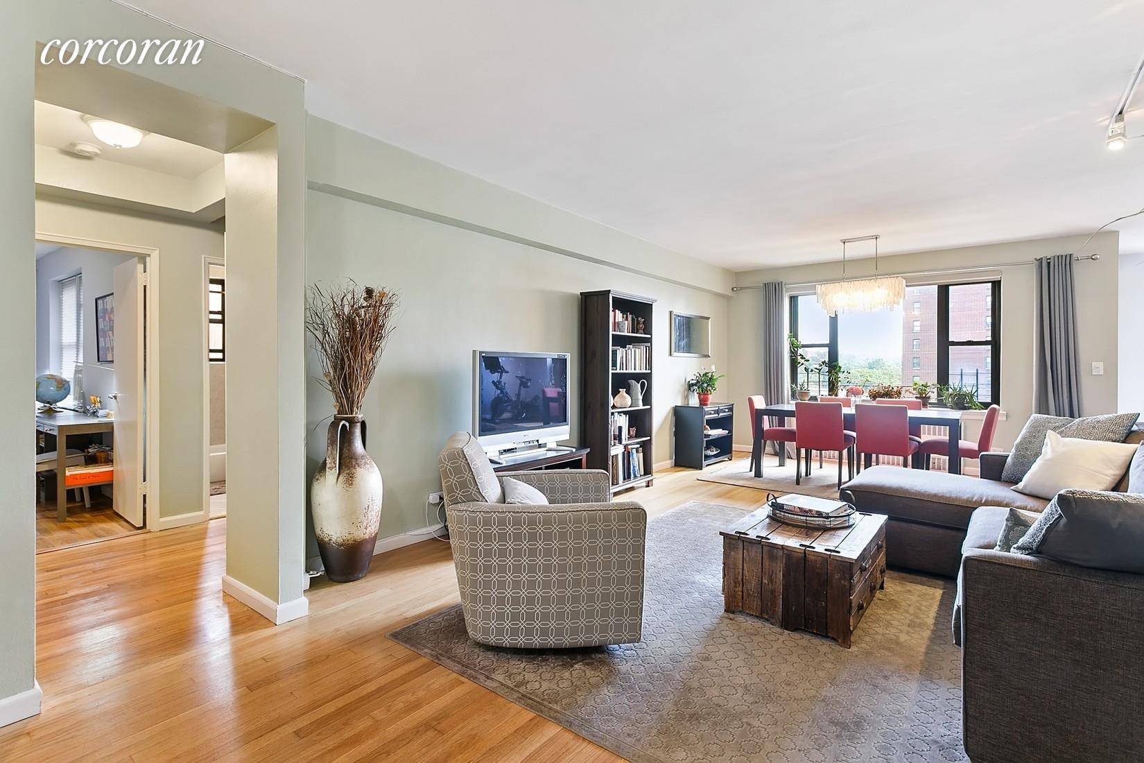 COME FOR THE SPACE, STAY FOR THE AMENITIES !