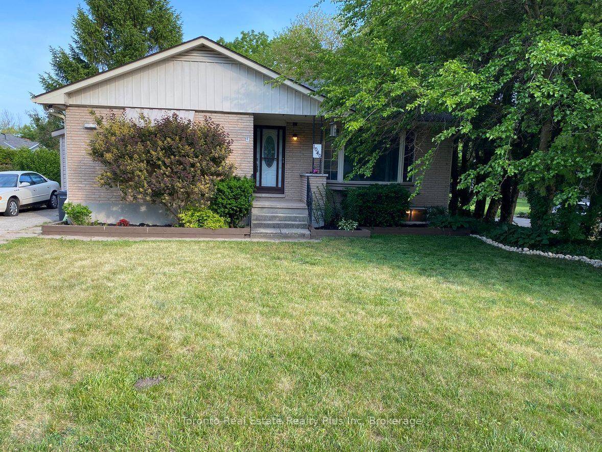 Welcome to 1040 Huron Terrace, a lovely renovated bungalow with ample space for the entire family.