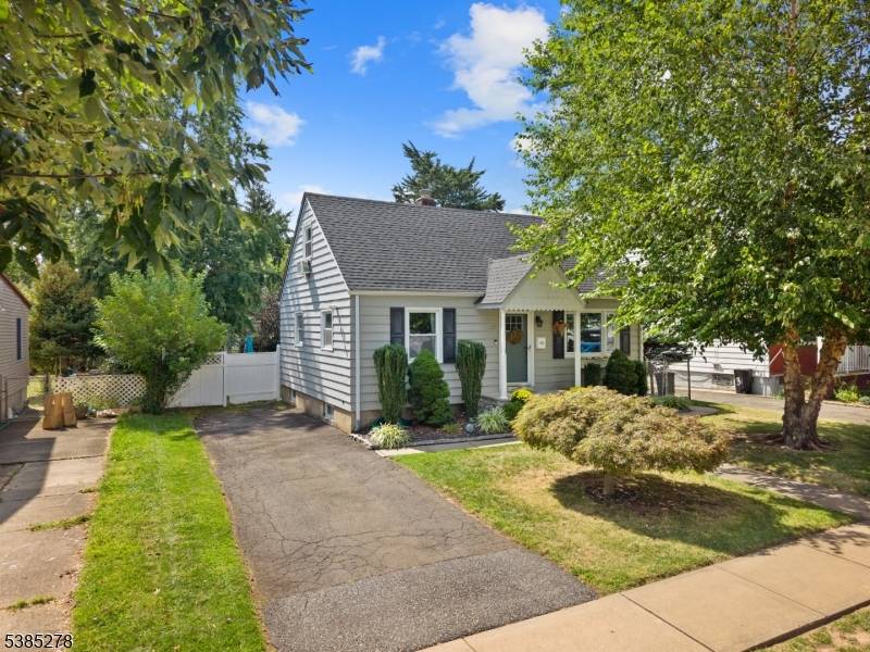 Welcome to this beautifully renovated 2 bedroom, 1 bath home in the sought after Albion section of Clifton.