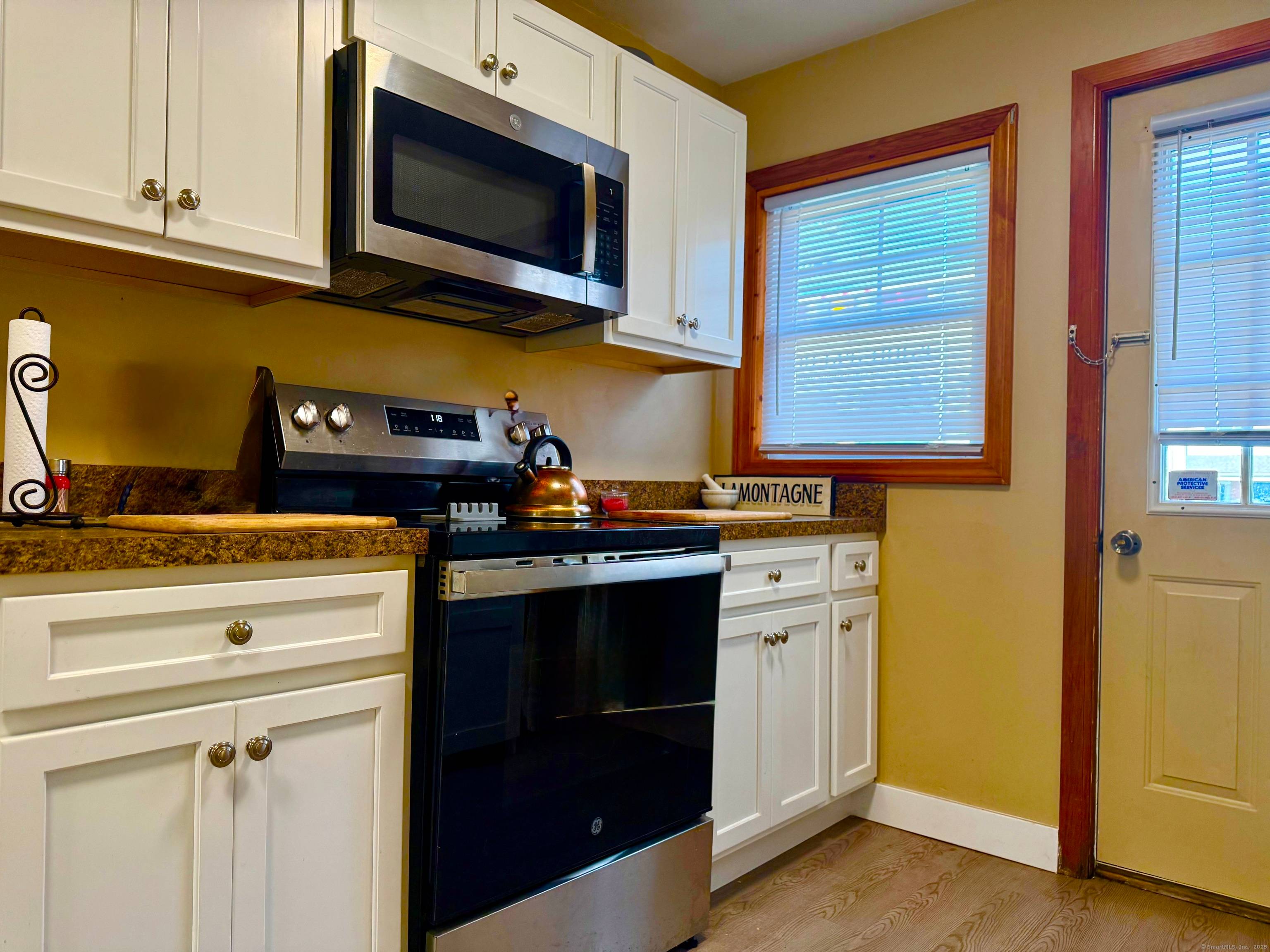 A Truly Versatile Opportunity Welcome to 39A Waterbury Road, Prospect, CT, an exceptional Zoned B, mixed use property blends office space with comfortable residential living along the highly visible and ...