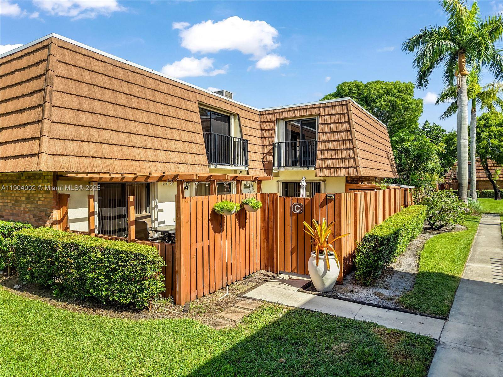 Beautiful 3 bedroom, 2. 5 bath townhouse situated in the desirable West Davie area, known for its top rated schools and family friendly atmosphere.