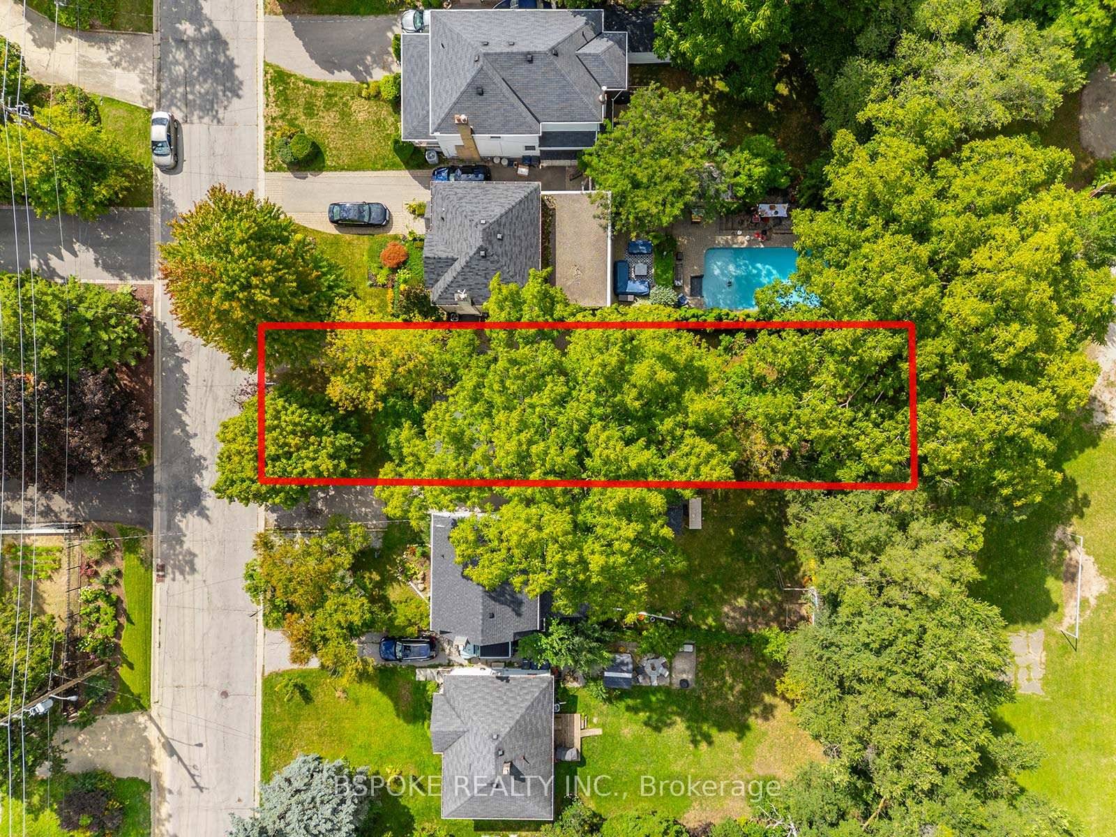 40 x 135 feet of possibility in Lansing Westgate.