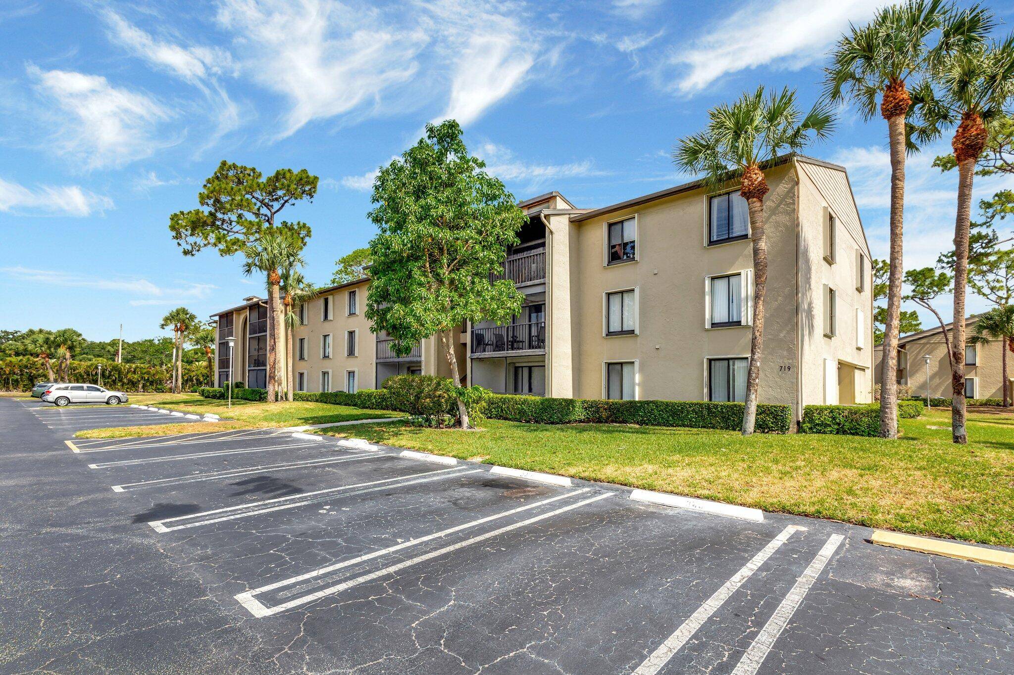 Come see this corner unit first floor condo in Greenacres that sports two bedrooms and two bathrooms with indoor laundry, remodeled kitchen, recently replaced ac and water heater along with ...