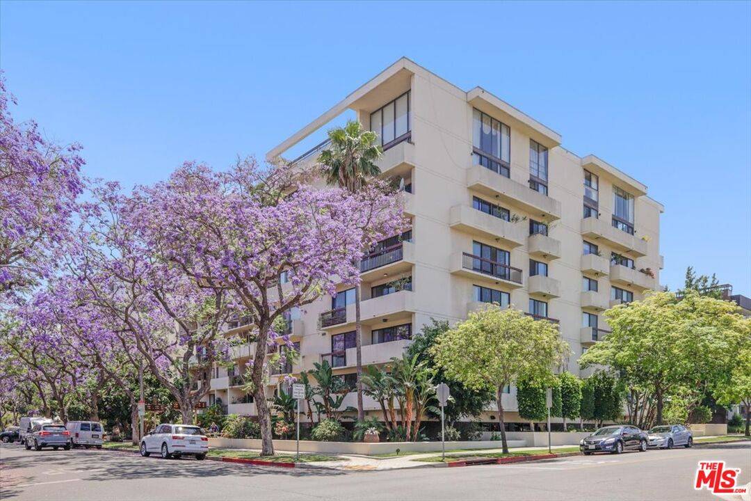 325 N Oakhurst Dr 2BR Beverly Hills Post Office | B.H.P.O. La
